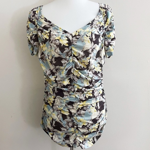 St. John Couture Floral Short Sleeve Ruched Blouse - Picture 2 of 5